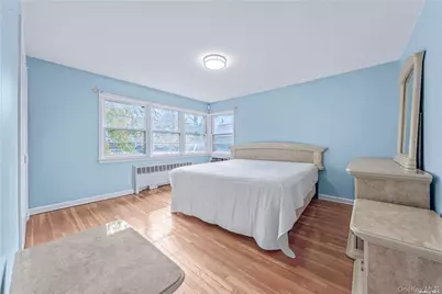 75 Hicks Lane, Great Neck, NY 11024 - Photo 10