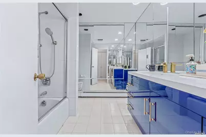 75 Hicks Lane, Great Neck, NY 11024 - Photo 18