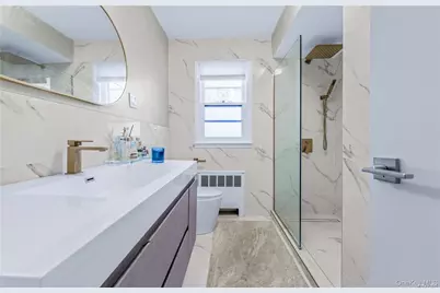 75 Hicks Lane, Great Neck, NY 11024 - Photo 14