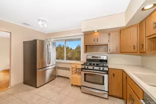 4 Nottinghill Dr, Massapequa, NY 11758 - Photo 16