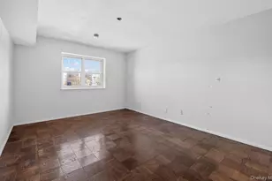 100 S Middle Neck Rd, Great Neck, NY 11021 - Photo 18