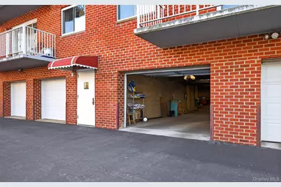 100 S Middle Neck Road #305, Great Neck, NY 11021 - Photo 40