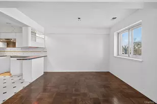 100 S Middle Neck Rd, Great Neck, NY 11021 - Photo 12