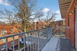 100 S Middle Neck Rd, Great Neck, NY 11021 - Photo 10