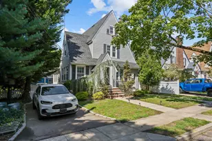 2098 Felix Ct, Baldwin, NY 11510 - Photo 2