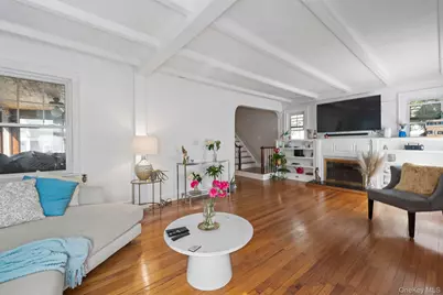 2098 Felix Court, Baldwin, NY 11510 - Photo 14