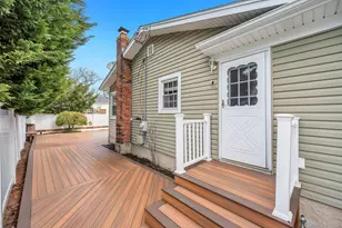 9 Wiggins St, Ronkonkoma, NY 11779 - Photo 8