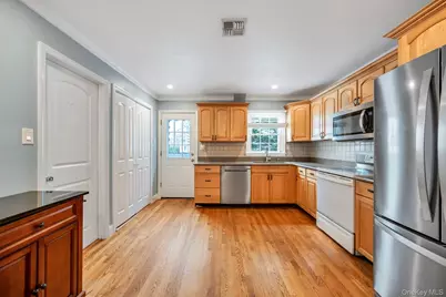 9 Wiggins Street, Ronkonkoma, NY 11779 - Photo 18