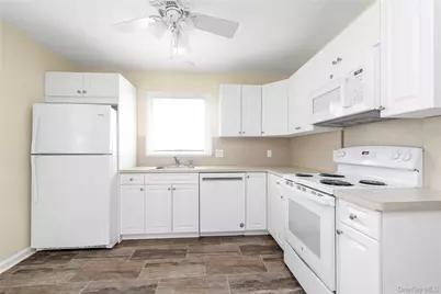 19 Anstice Street, Oyster Bay, NY 11771 - Photo 8