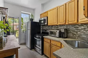 321 Cornelia St, Brooklyn, NY 11237 - Photo 2
