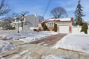 2761 Preston Pl, North Bellmore, NY 11710 - Photo 2