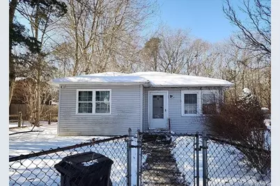 7 Candido Avenue S, Shirley, NY 11967 - Photo 2