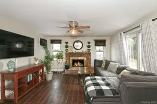 103 Ranch Ln, Levittown, NY 11756 - Photo 12