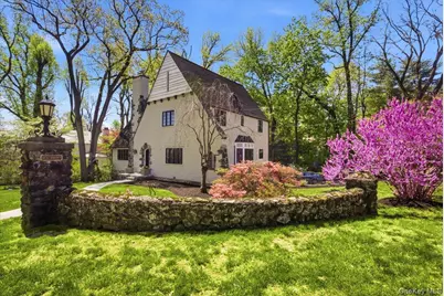 1 Aviemore Drive, New Rochelle, NY 10804 - Photo 2
