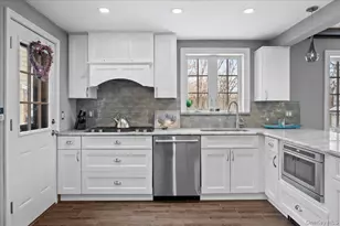 194 Hickory Grove Dr E, Larchmont, NY 10538 - Photo 8