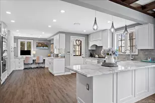 194 Hickory Grove Dr E, Larchmont, NY 10538 - Photo 2