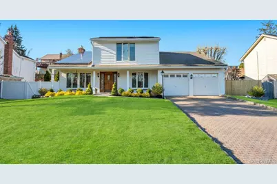 40 Hitching Post Lane, Glen Cove, NY 11542 - Photo 2