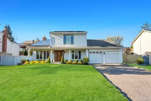 40 Hitching Post Ln, Glen Cove, NY 11542 - Photo 2