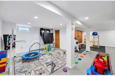 40 Hitching Post Lane, Glen Cove, NY 11542 - Photo 22