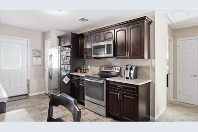 147 Coates Avenue N, Holbrook, NY 11741 - Photo 24