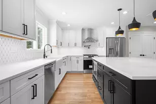 25 Furrow Ln, Levittown, NY 11756 - Photo 8