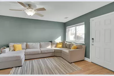 204 Storm Drive, Holtsville, NY 11742 - Photo 20