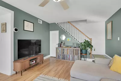 204 Storm Drive, Holtsville, NY 11742 - Photo 12