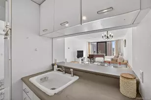 4 Martine Ave, White Plains, NY 10606 - Photo 10