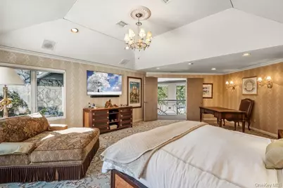 8 Forest Court, Syosset, NY 11791 - Photo 16