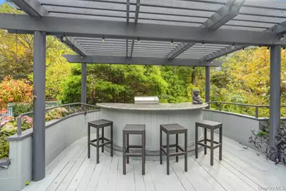 8 Forest Court, Syosset, NY 11791 - Photo 34