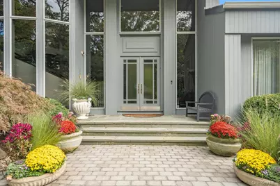 8 Forest Court, Syosset, NY 11791 - Photo 2