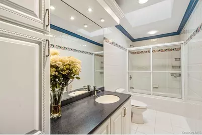 8 Forest Court, Syosset, NY 11791 - Photo 22