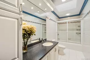 8 Forest Ct, Syosset, NY 11791 - Photo 22