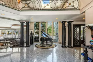 8 Forest Ct, Syosset, NY 11791 - Photo 4