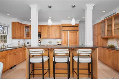 981 Green Meadow Lane, Mamaroneck, NY 10543 - Photo 6