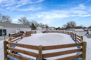 16 Magic Mountain Dr, Coram, NY 11727 - Photo 32