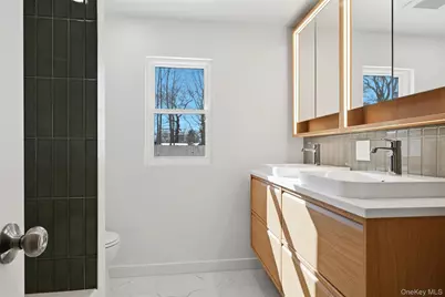 923 E Main Street, Riverhead, NY 11901 - Photo 20