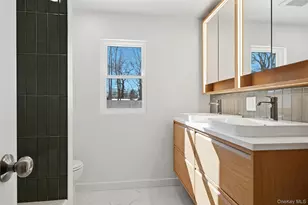 923 E Main St, Riverhead, NY 11901 - Photo 20