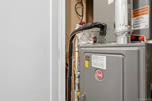 923 E Main St, Riverhead, NY 11901 - Photo 26