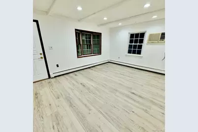 11 Blue Spruce Road, Levittown, NY 11756 - Photo 4