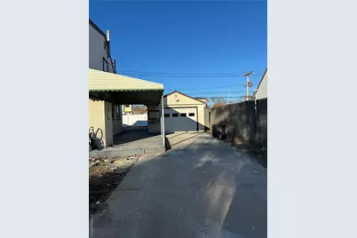 11 Blue Spruce Road, Levittown, NY 11756 - Photo 2