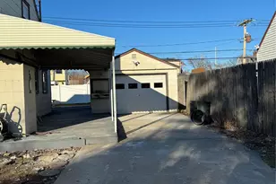 11 Blue Spruce Rd, Levittown, NY 11756 - Photo 2