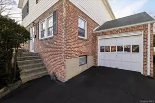 148 Amherst Rd, Valley Stream, NY 11581 - Photo 2