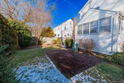 148 Amherst Road, Valley Stream, NY 11581 - Photo 18