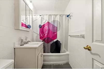 204-15 Foothill Avenue #B44, Hollis, NY 11423 - Photo 14