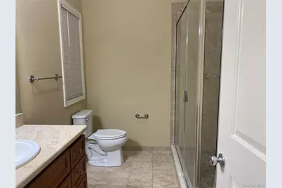 11 Nicole Court, Copiague, NY 11726 - Photo 34