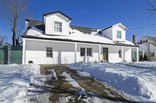 2125 North Dr, Seaford, NY 11783 - Photo 2