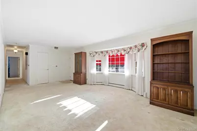 115 Red Oak Court, Port Jefferson, NY 11777 - Photo 4