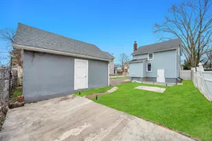 15 Mirin Ave, Roosevelt, NY 11575 - Photo 8