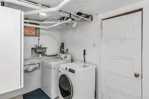 524 Jerusalem Ave, Hicksville, NY 11801 - Photo 24